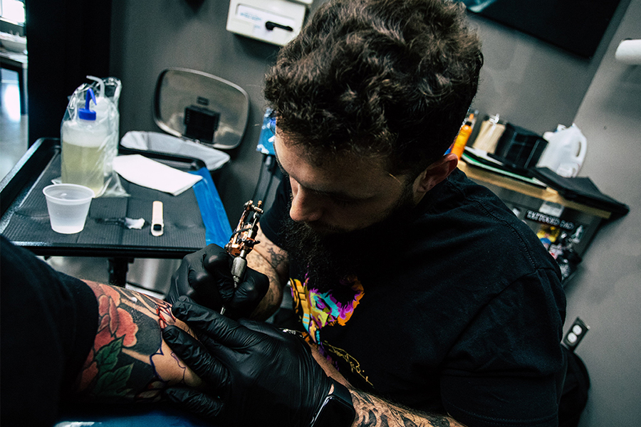 Jordan Matchin tattooing